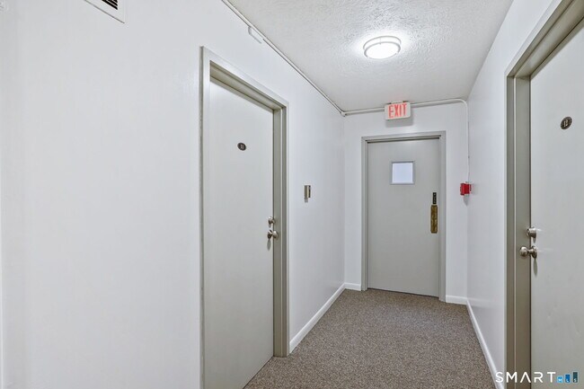 Foto del edificio - 65 California St