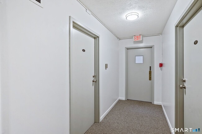 Building Photo - 65 California St