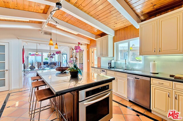 Foto del edificio - 20677 Rockpoint Way