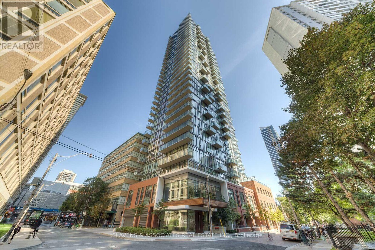 Photo principale - 75-1075 St Nicholas St