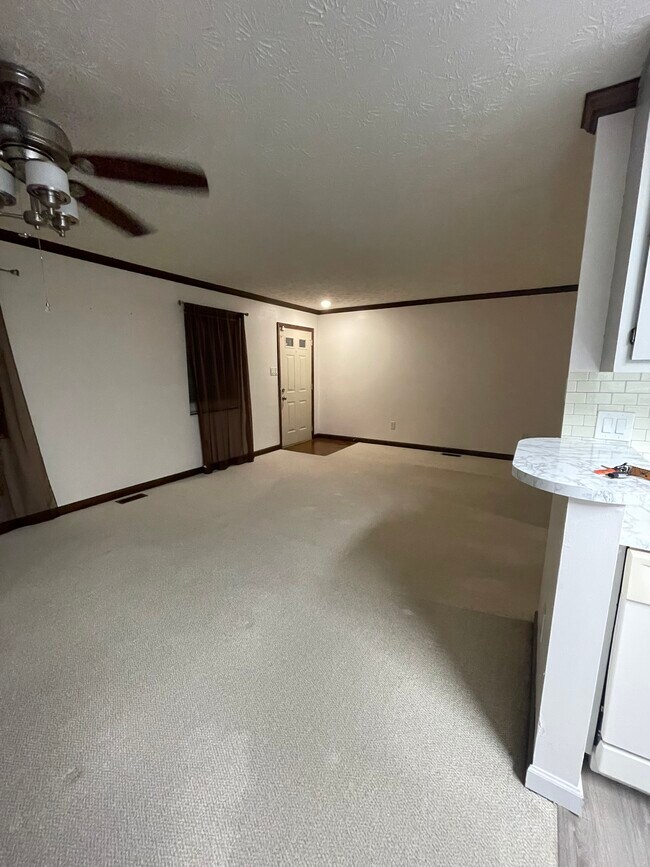 Foto del edificio - 148 Golfcrest Ln