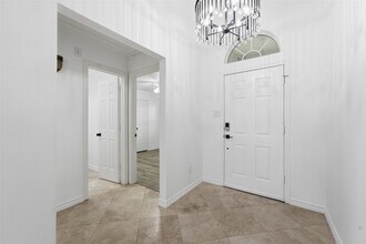 Building Photo - 5362 Kyla Cir