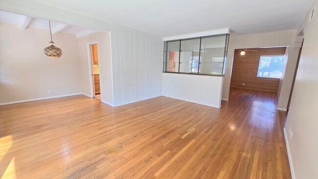Building Photo - 14555 Figueras Rd