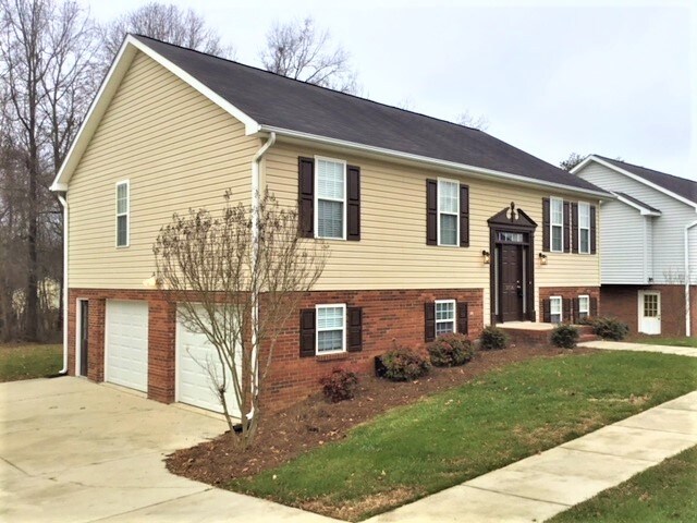 Building Photo - 3806 Hunt Chase Drive