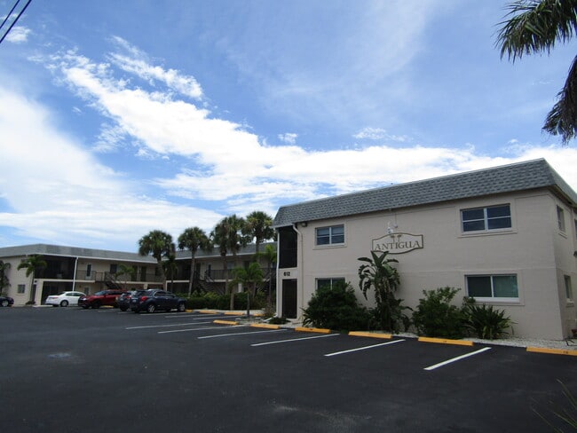 Building Photo - 612 Guild Dr