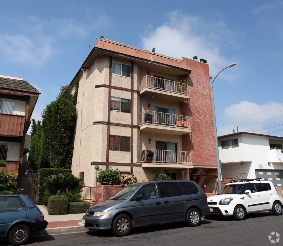 Foto del edificio - 1807 Corinth Ave