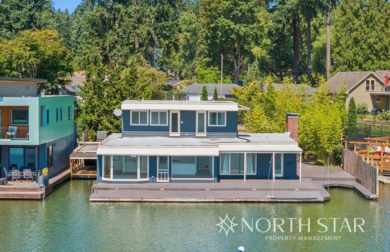 Primary Photo - HALE ON THE LAKE