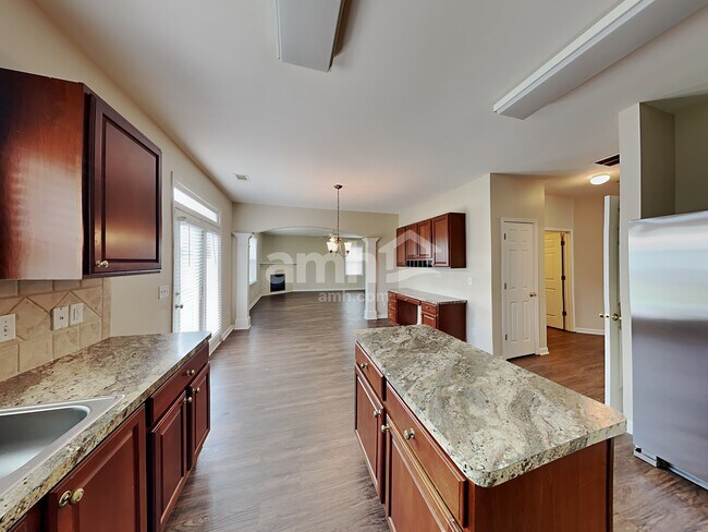 Building Photo - 7366 Poppy Way