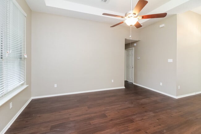 Building Photo - 1722 Marcella Ln