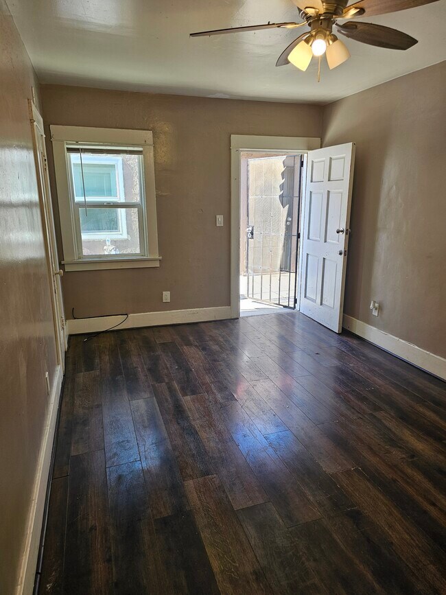 Building Photo - 1423 Coronado Ave