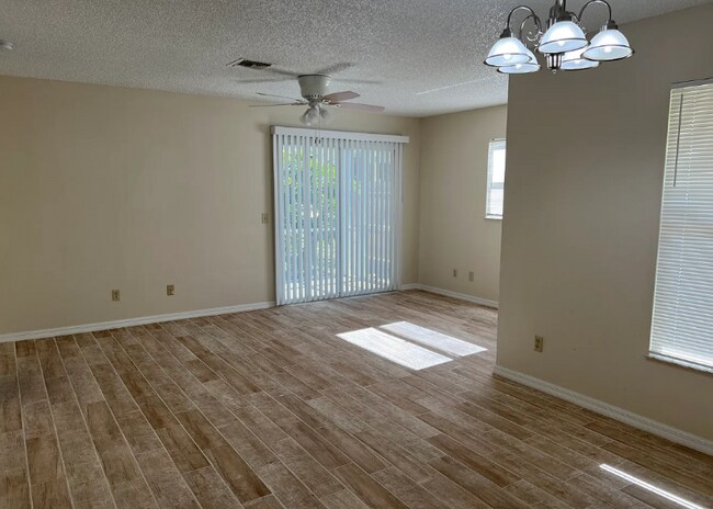 Foto del edificio - 500 37th Ave