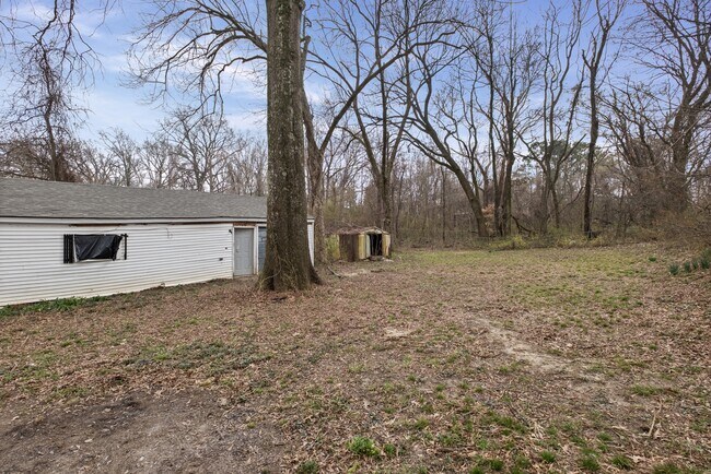 Building Photo - 2185 Slocum Ave