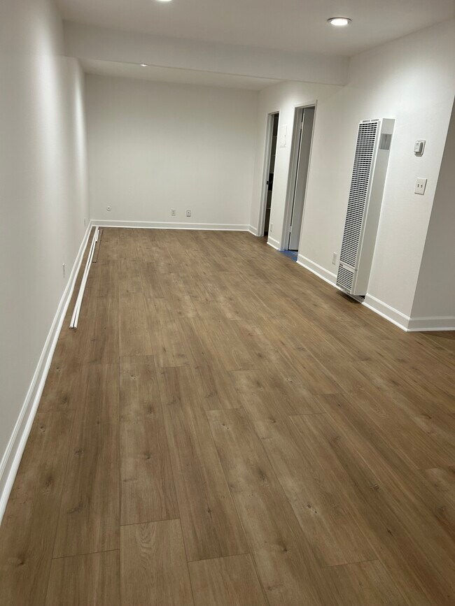 Foto del edificio - 4712 Whitsett Ave