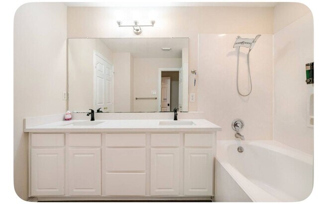 Foto del edificio - 13674 Garden Grove Ct