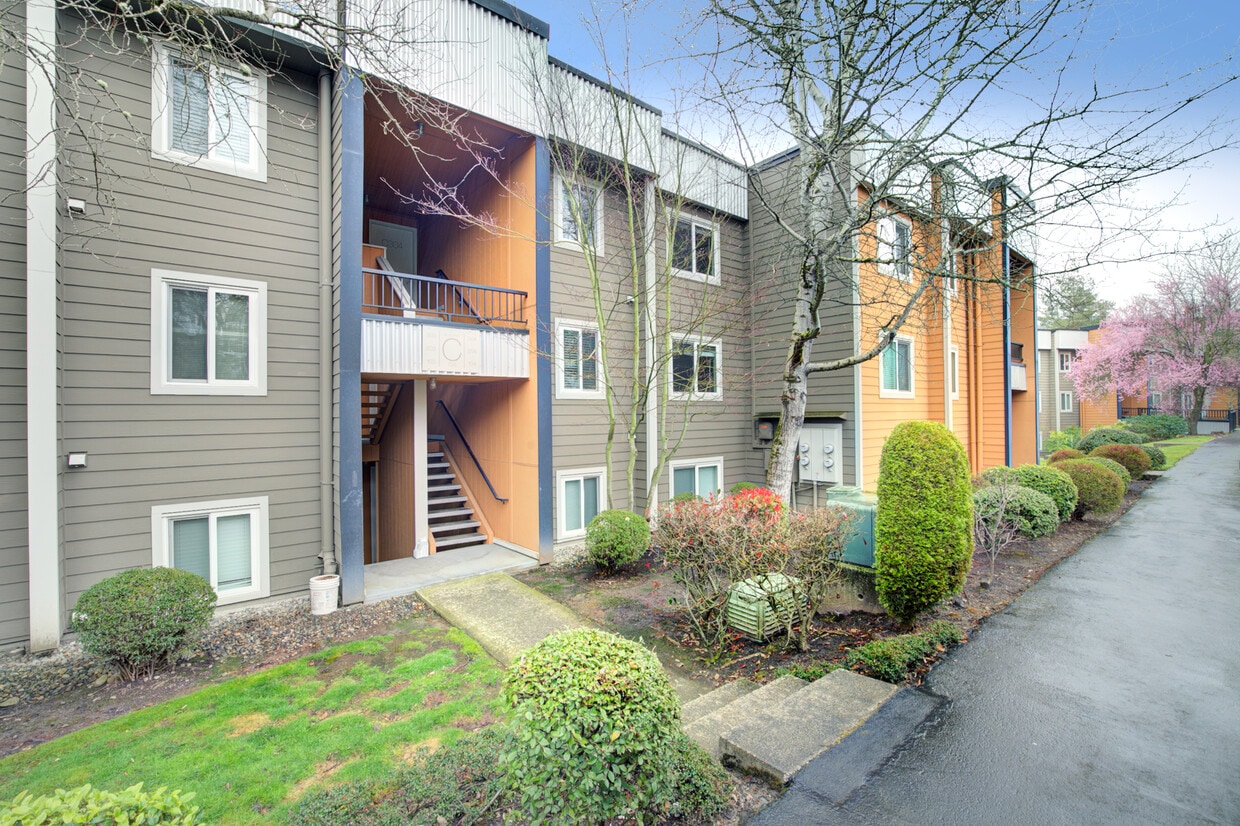 726 Kirkland Cir Unit C304, Kirkland, WA 98033 Condo for Rent in