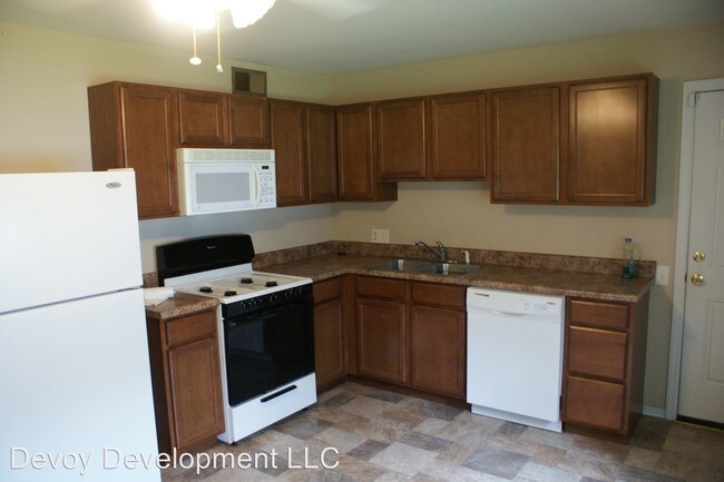Building Photo - 3 br, 1.5 bath House - 1325 Petite