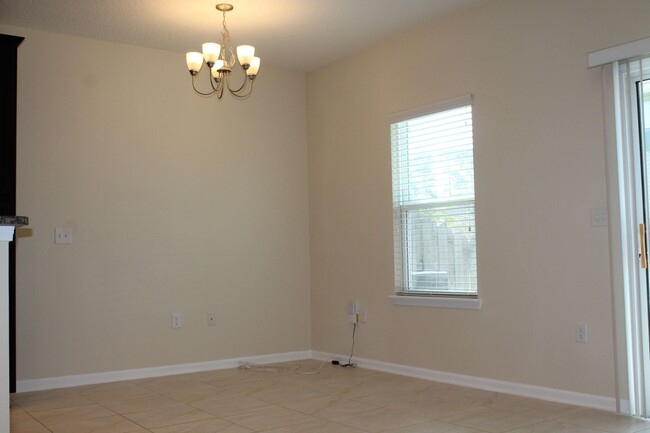 Foto del edificio - What A Deal! 2-bedroom 2.5 bath Townhome i...