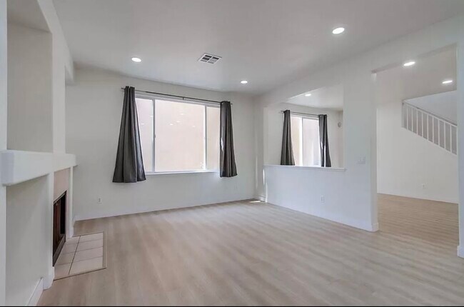 Building Photo - 11655 Compass Point Dr N