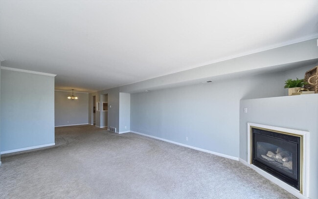 Building Photo - 1855 Tall Oaks Dr