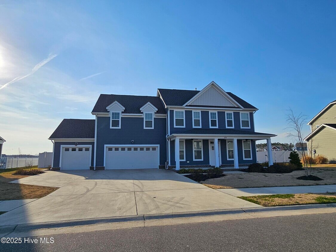 Foto principal - 204 Waterleigh Wy