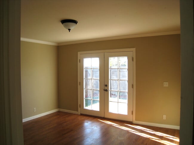 Building Photo - 701 Delta Way