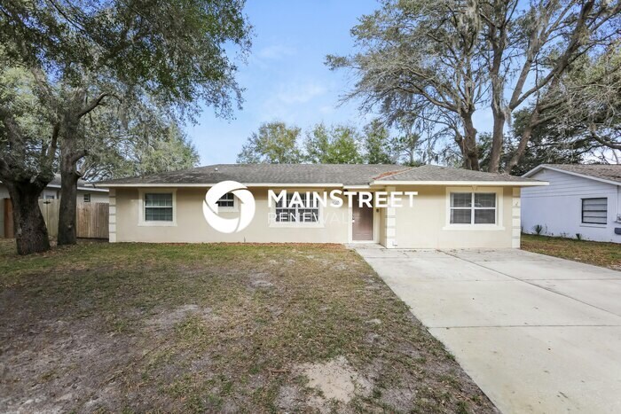 Foto principal - 3 Bedroom Pet-Friendly Home in Eustis, FL ...
