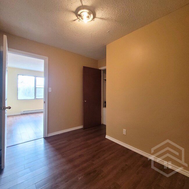 Building Photo - 2-Bedroom Apartment in Waterford!!