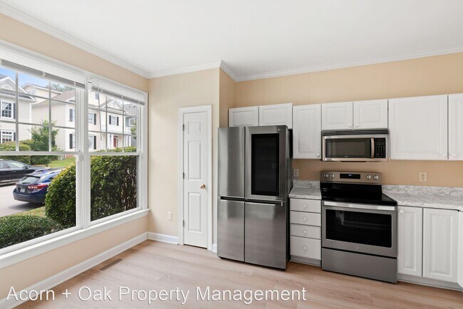 Building Photo - 2 br, 3 bath House - 904 Edgewater Cir