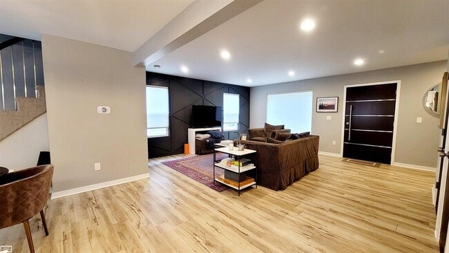 Foto del edificio - 1277 E Lincoln St