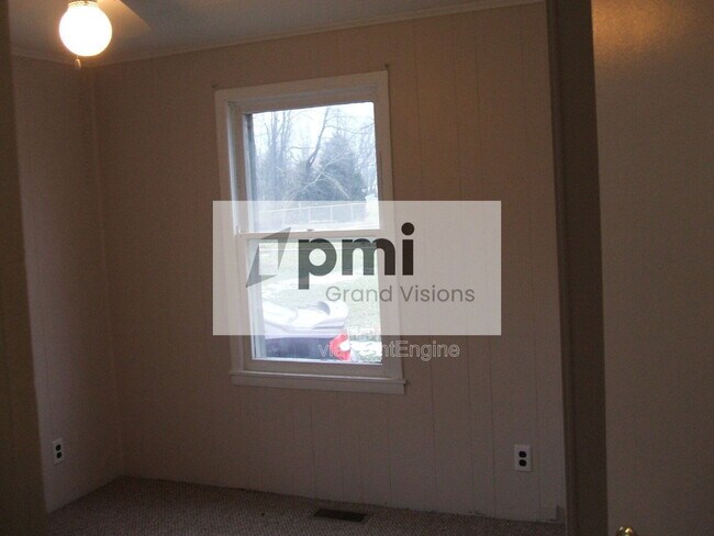 Building Photo - 3519 Welles St