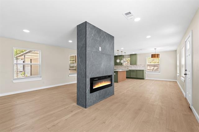 Foto del edificio - 2417 Arrow Ln