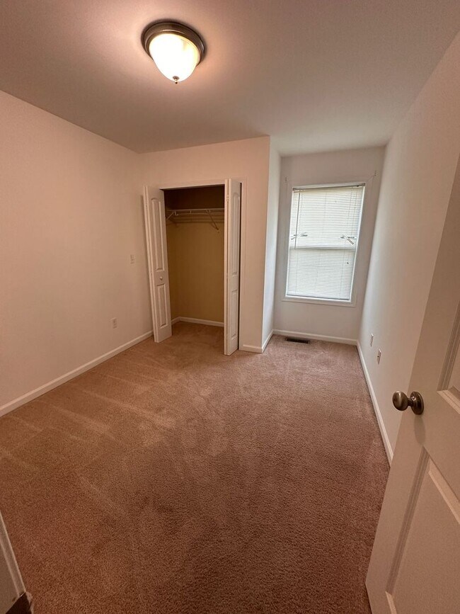 Foto del edificio - 2094 Market St Ext