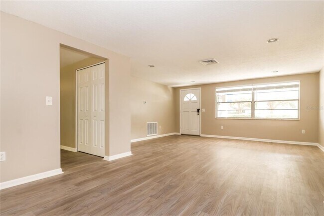 Building Photo - 7715 Cumber Dr