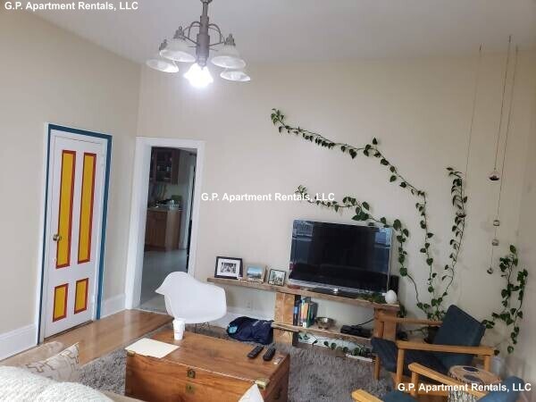 Foto del edificio - 44 Bellingham Ave