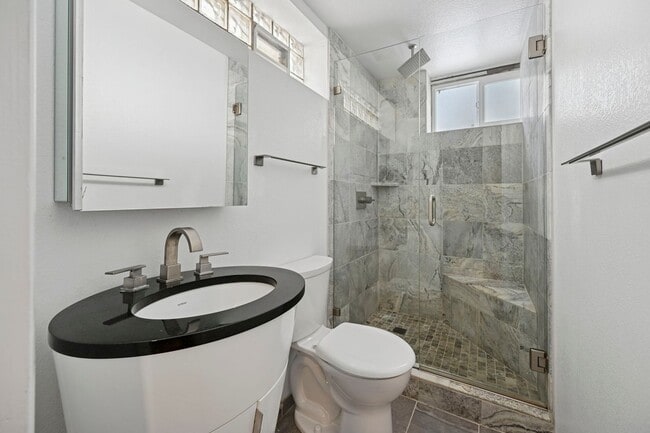 Building Photo - 1318 E Willamette Ave