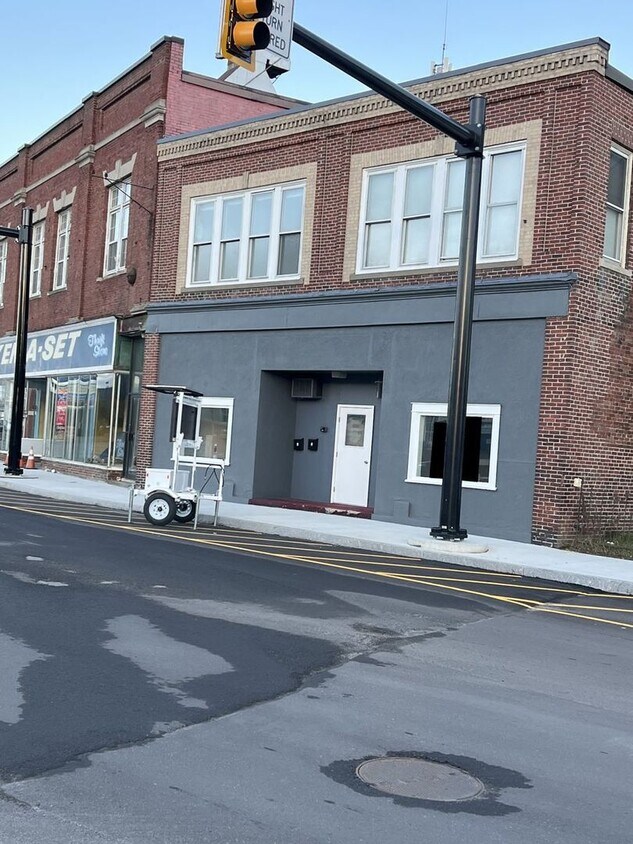 205209 Main St Unit 2, Waterville, ME 04901 Room for Rent in