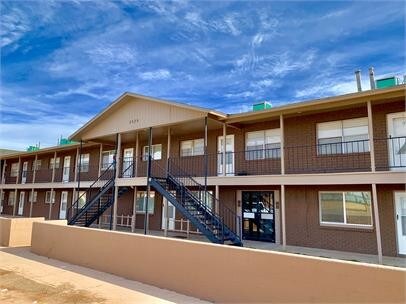 Foto principal - 3525 Sheridan St