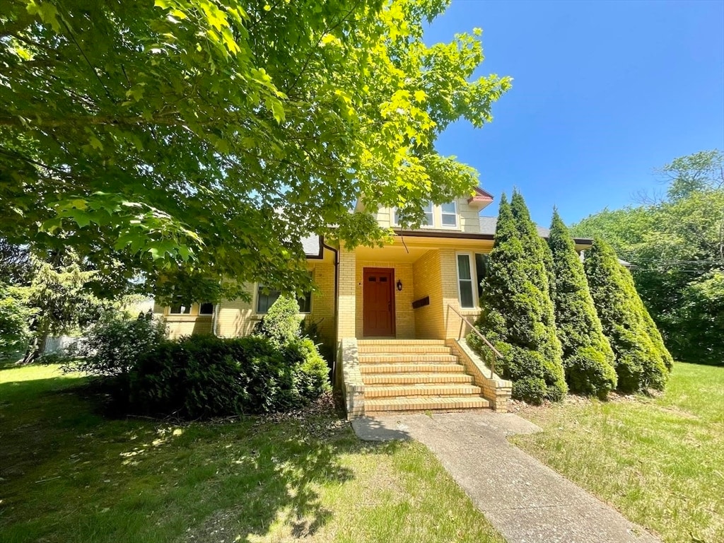 Primary Photo - 350 Plain St