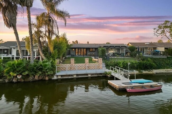 Building Photo - 1453 La Habra Dr