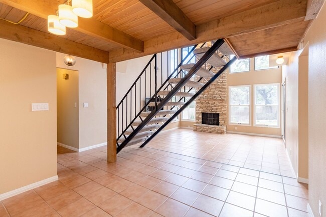 Building Photo - Charming 3 bed 2 bath Home in NW Austin!