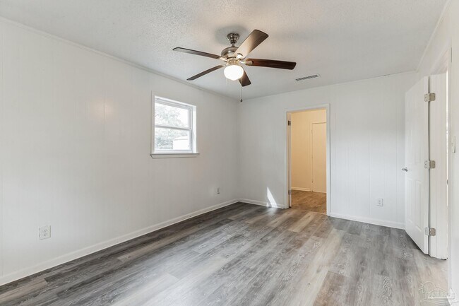 Building Photo - 851 Barksdale St