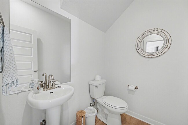 Foto del edificio - 4885 W Triangle St