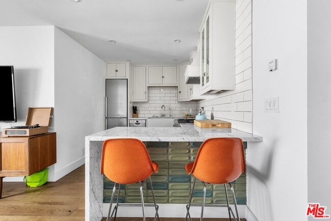 Foto del edificio - 1929 Tamarind Ave