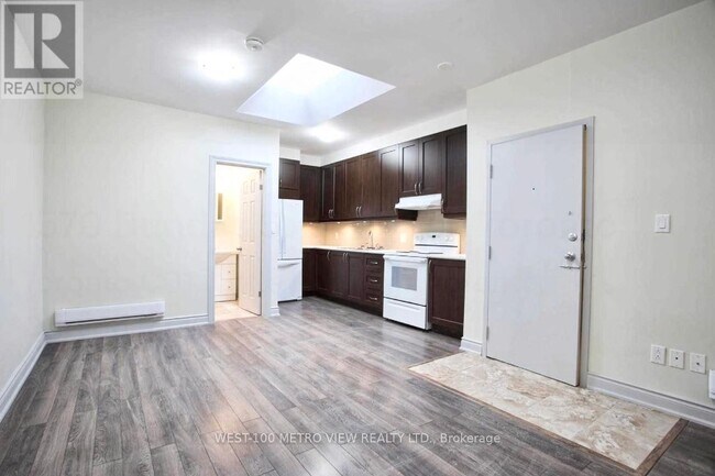 Photo du bâtiment - 1570 Dundas St W