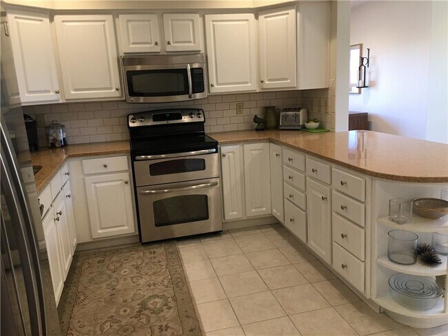 Foto del edificio - 8650 Jaffa Ct W Dr