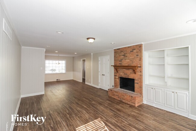 Foto del edificio - 8164 Scruggs Dr