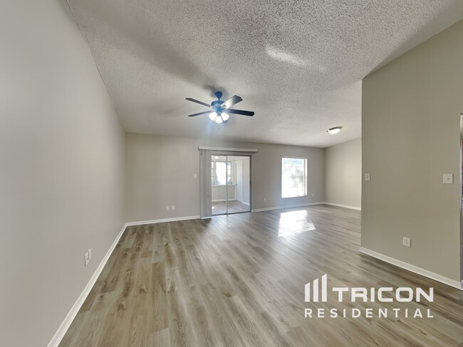 Foto del edificio - 15905 Eagle River Way