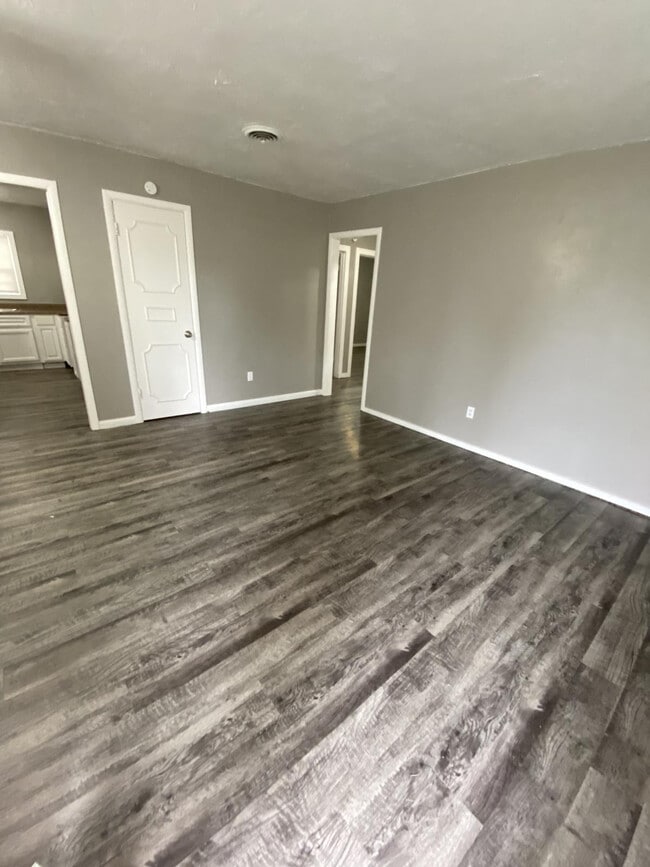 Photo - 1912 Overbrook Dr House