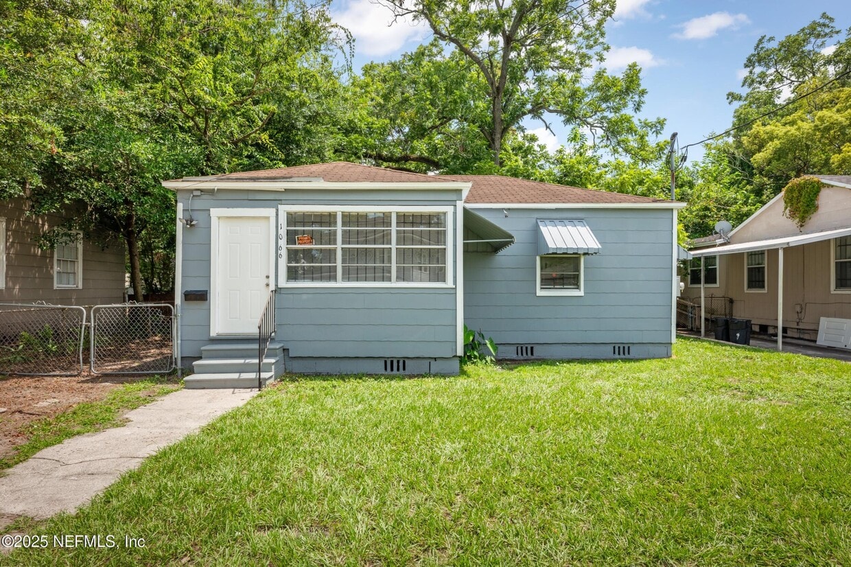Primary Photo - 1066 W 13th St