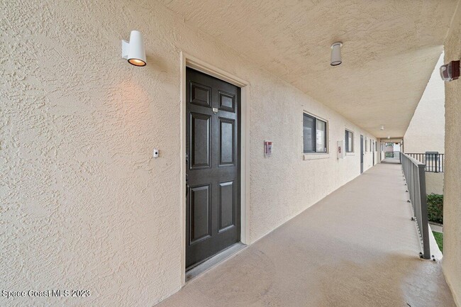Building Photo - 555 Jackson Ave